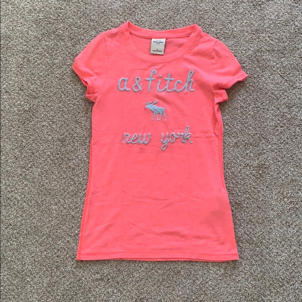 short sleeved shirt